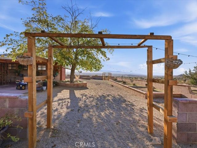 19876 Lodema Road, Apple Valley, CA 92307