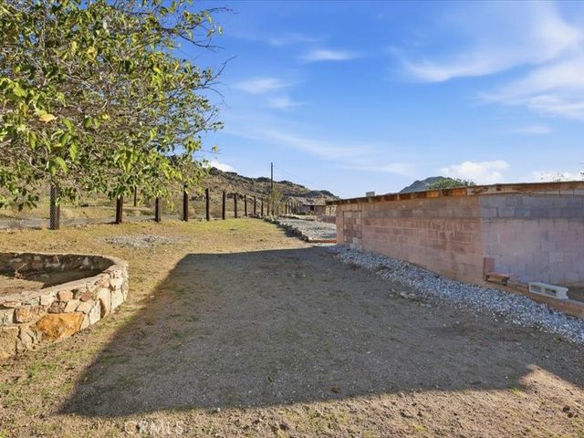 19876 Lodema Road, Apple Valley, CA 92307