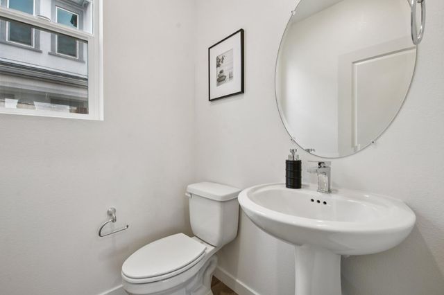 6451 Jacinto Ave, Sacramento, CA 95823