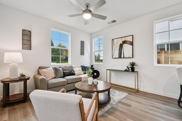 6451 Jacinto Ave, Sacramento, CA 95823