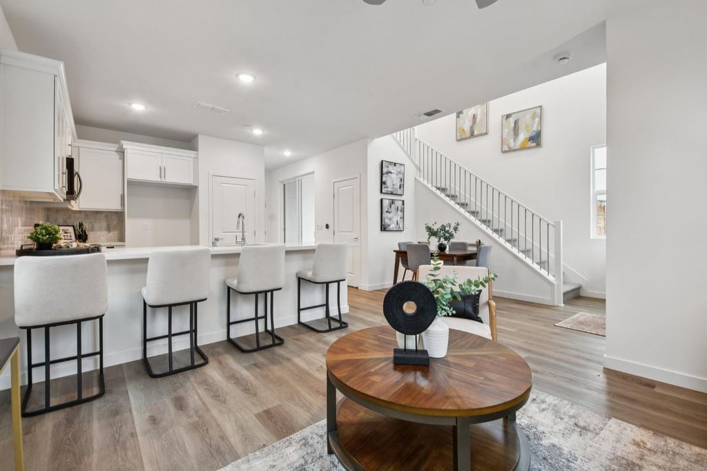 6451 Jacinto Ave, Sacramento, CA 95823