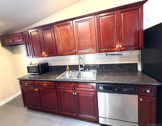 12923 Slack Street, Poway, CA 92064