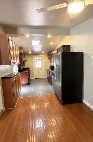 12923 Slack Street, Poway, CA 92064