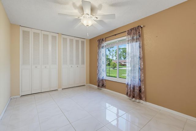 676 Laconia Circle B, Lake Worth, FL 33467