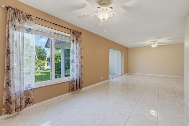 676 Laconia Circle B, Lake Worth, FL 33467