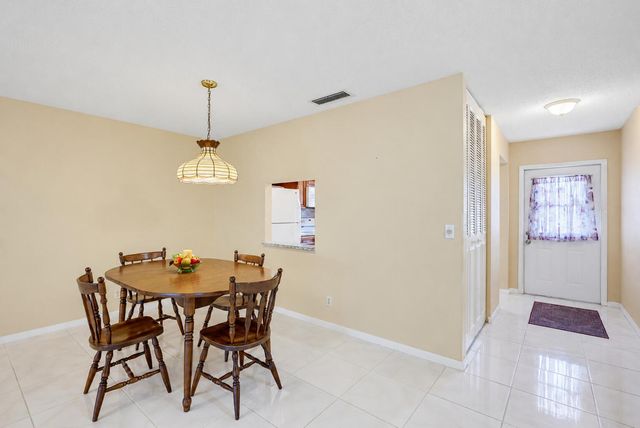 676 Laconia Circle B, Lake Worth, FL 33467