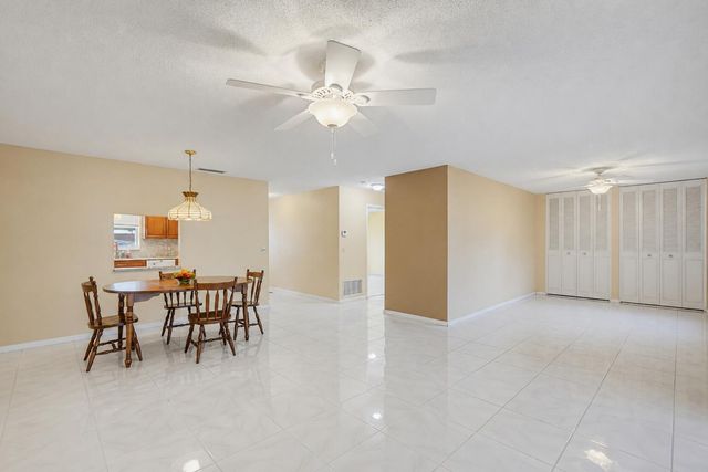 676 Laconia Circle B, Lake Worth, FL 33467
