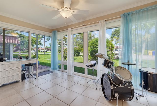 676 Laconia Circle B, Lake Worth, FL 33467
