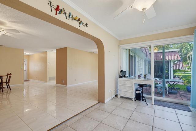 676 Laconia Circle B, Lake Worth, FL 33467