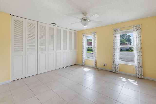 676 Laconia Circle B, Lake Worth, FL 33467