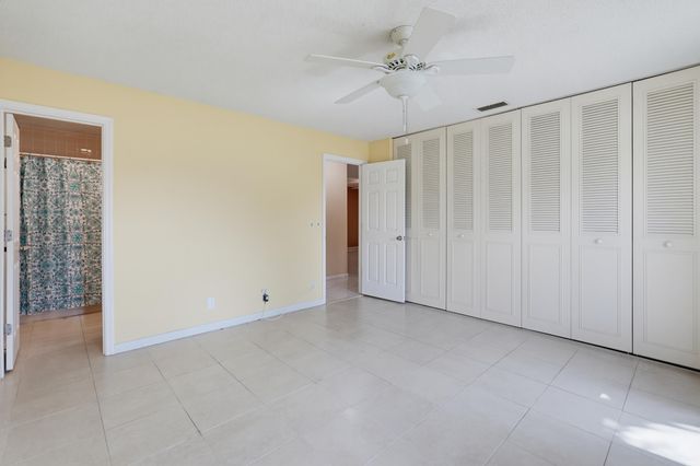 676 Laconia Circle B, Lake Worth, FL 33467