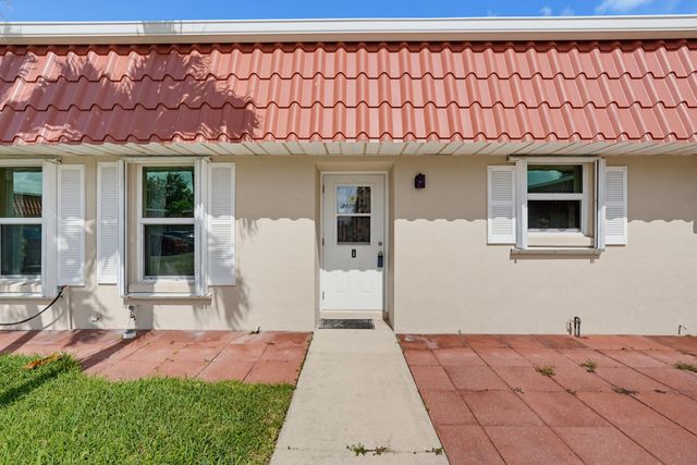676 Laconia Circle B, Lake Worth, FL 33467