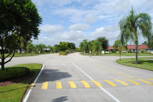 676 Laconia Circle B, Lake Worth, FL 33467