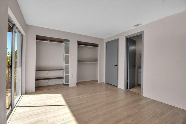 3212 RAMBLEWOOD DRIVE N 3212, Sarasota, FL 34237