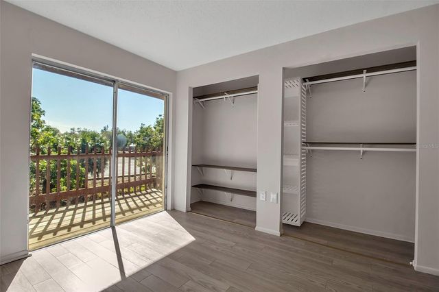 3212 RAMBLEWOOD DRIVE N 3212, Sarasota, FL 34237