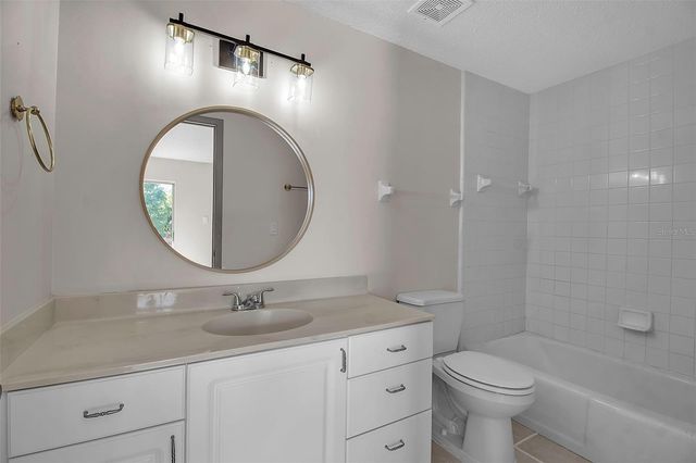 3212 RAMBLEWOOD DRIVE N 3212, Sarasota, FL 34237