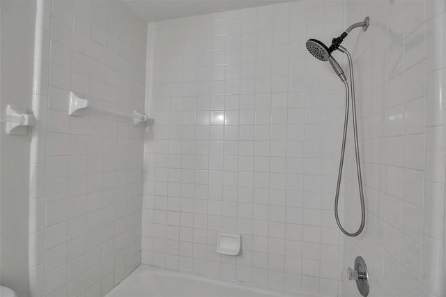 3212 RAMBLEWOOD DRIVE N 3212, Sarasota, FL 34237