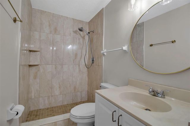 3212 RAMBLEWOOD DRIVE N 3212, Sarasota, FL 34237