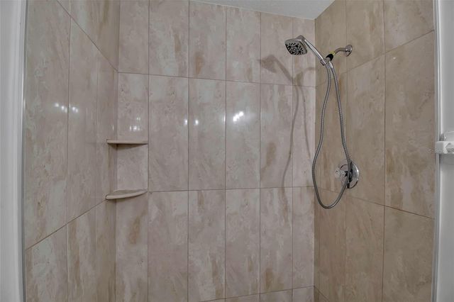 3212 RAMBLEWOOD DRIVE N 3212, Sarasota, FL 34237