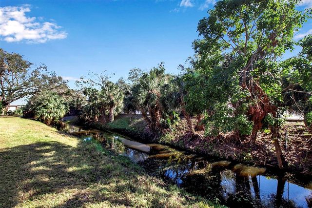 3212 RAMBLEWOOD DRIVE N 3212, Sarasota, FL 34237