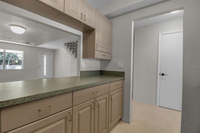 3212 RAMBLEWOOD DRIVE N 3212, Sarasota, FL 34237