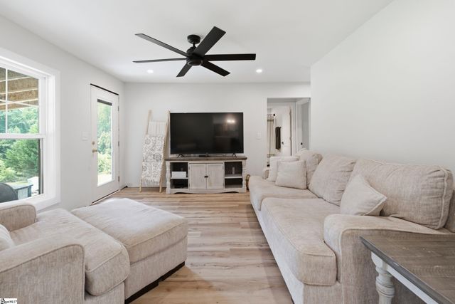 553 Dacusville Road, Marietta, SC 29661