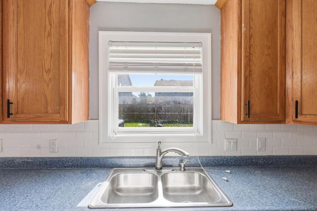 2014 Lava Falls Crossing, Fort Wayne, IN 46808