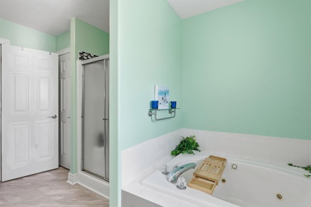 2014 Lava Falls Crossing, Fort Wayne, IN 46808