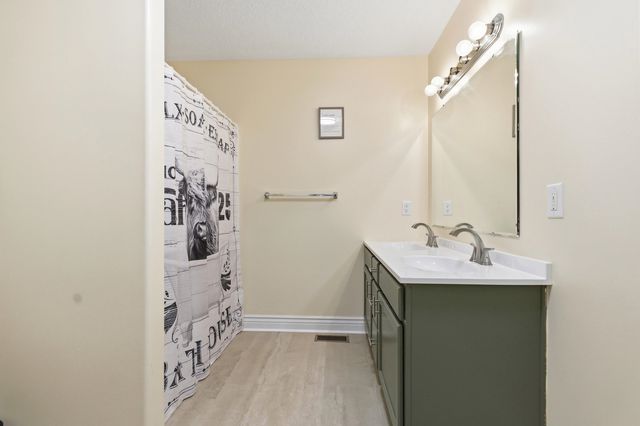 2014 Lava Falls Crossing, Fort Wayne, IN 46808