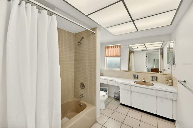 14901 SOVEREIGN DRIVE, Largo, FL 33774