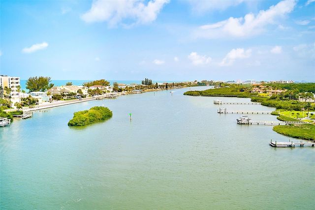 14901 SOVEREIGN DRIVE, Largo, FL 33774