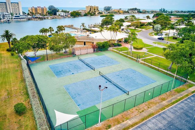 14901 SOVEREIGN DRIVE, Largo, FL 33774