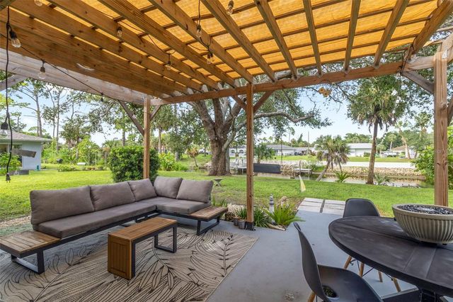 2586 AUBURN BOULEVARD, Port Charlotte, FL 33948