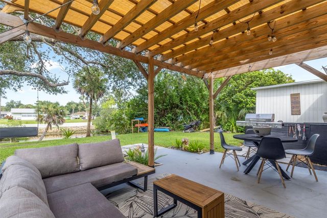 2586 AUBURN BOULEVARD, Port Charlotte, FL 33948