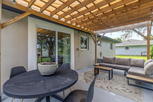 2586 AUBURN BOULEVARD, Port Charlotte, FL 33948