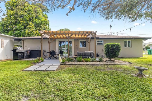 2586 AUBURN BOULEVARD, Port Charlotte, FL 33948