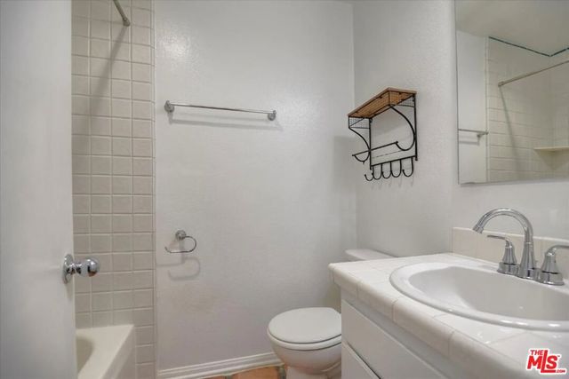 1222 N Olive Drive 209, West Hollywood, CA 90069