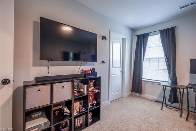 5180 Sedge Hollow Drive, Kernersville, NC 27284