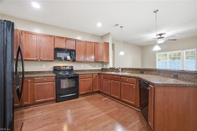 109 Fresnel AVE # 124, Portsmouth, VA 23703