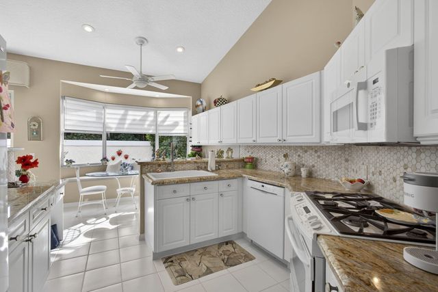 8184 Sandpiper Way, West Palm Beach, FL 33412