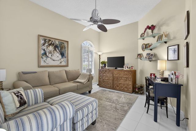 8184 Sandpiper Way, West Palm Beach, FL 33412