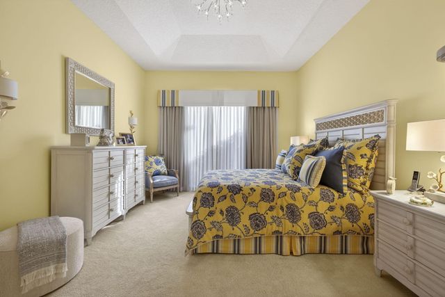 8184 Sandpiper Way, West Palm Beach, FL 33412