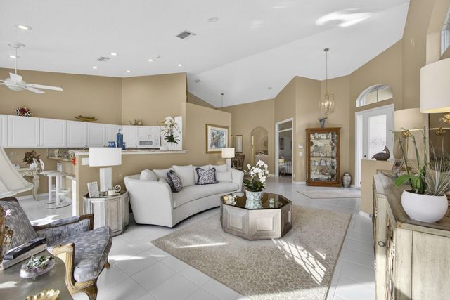 8184 Sandpiper Way, West Palm Beach, FL 33412