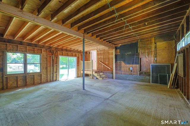 15 Clearview Avenue, Danbury, CT 06811