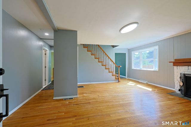 15 Clearview Avenue, Danbury, CT 06811
