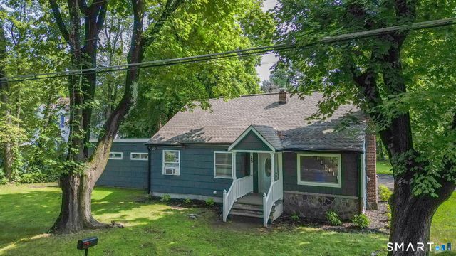 15 Clearview Avenue, Danbury, CT 06811