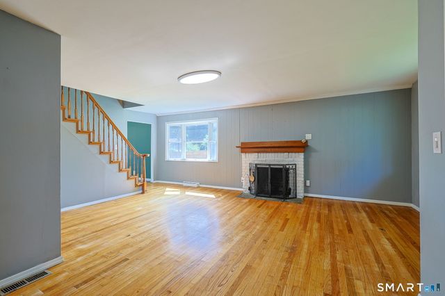 15 Clearview Avenue, Danbury, CT 06811
