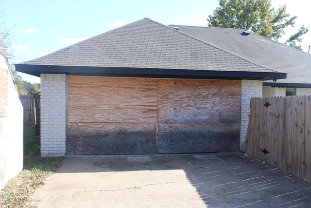 1663 Riverway Bend Circle, Dallas, TX 75217