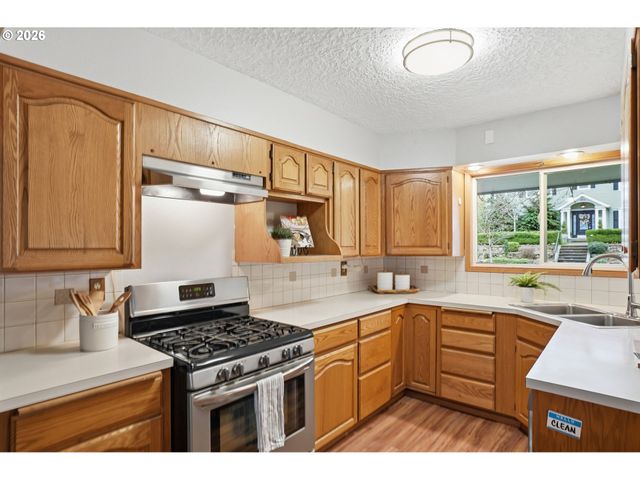 1325 Nw 9TH St, Gresham, OR 97030