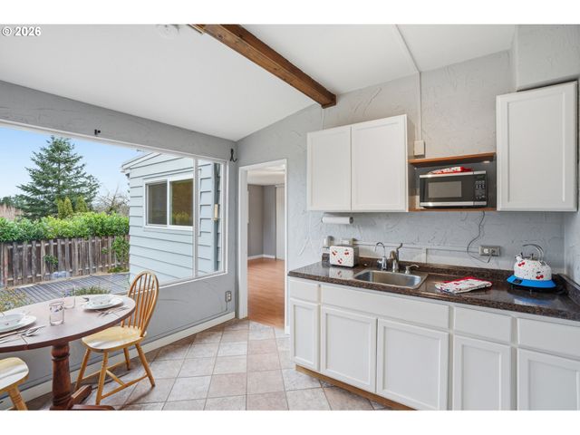 1325 Nw 9TH St, Gresham, OR 97030